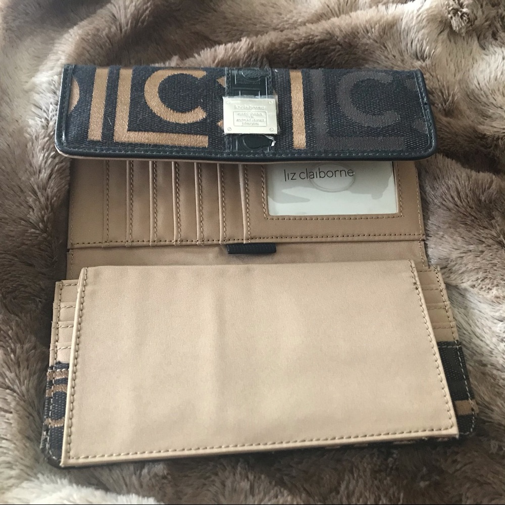 Liz Claiborne Heritage Mosaic Wallet - Picture 3 of 6